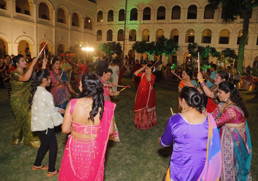 Grand Fiesta — I-Serve Khushion Ke Pal