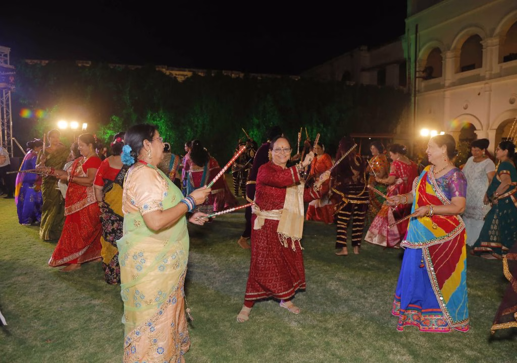 Grand Fiesta — I-Serve Khushion Ke Pal